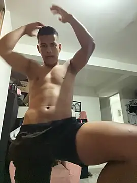 Snapshot of noahdark_ chatting on April 3, 4:54 am noahdark online show from April 3, 4:54 am