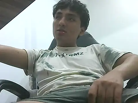 Snapshot of boynovaa chatting on May 25, 4:40 am boynovaa online show from May 25, 4:40 am