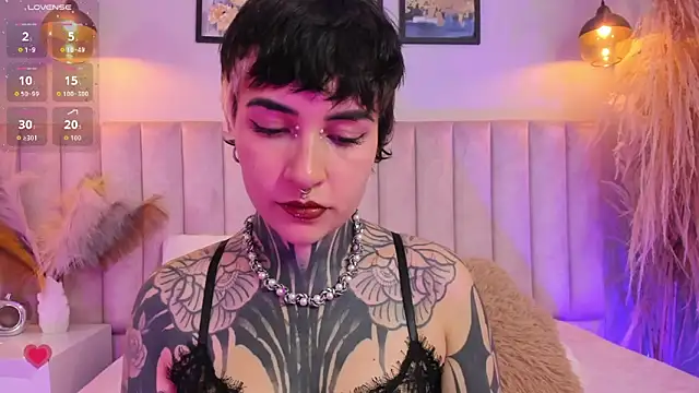 Luana fiore online show from May 15, 12:23 pm