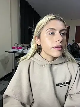 Lia fire online show from May 8, 3:01 am