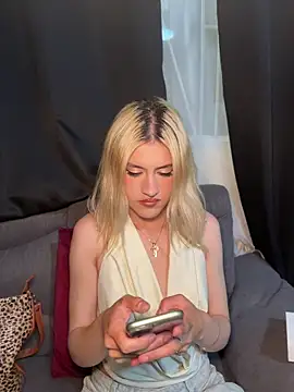 Lia fire online show from May 17, 5:05 am