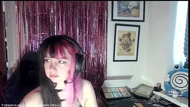 Snapshot of CutieTracer chatting on May 7, 11:37 am CutieTracer online show from May 7, 11:37 am
