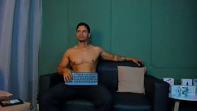 Snapshot of dominc_berry chatting on July 18, 12:31 pm dominc berry online show from July 18, 12:31 pm