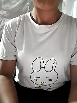 Snapshot of Lisa-aa chatting on April 8, 2:06 pm Lisa-aa online show from April 8, 2:06 pm
