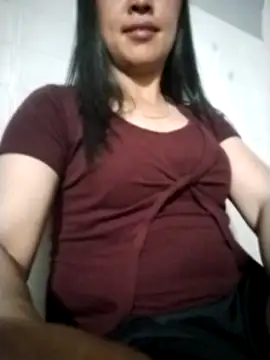 Snapshot of Lisa-aa chatting on May 4, 1:29 pm Lisa-aa online show from May 4, 1:29 pm