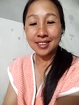 Snapshot of Lisa-aa chatting on May 10, 1:05 pm Lisa-aa online show from May 10, 1:05 pm