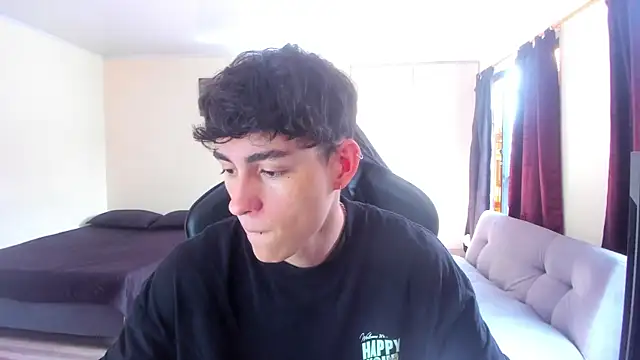 Snapshot of Luke_Chill chatting on May 4, 2:46 pm Luke Chill online show from May 4, 2:46 pm