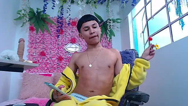 Thiagorincon22 online show from March 31, 9:26 pm