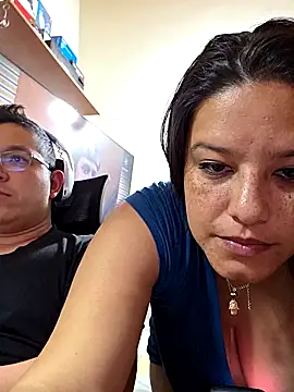 Snapshot of TitanLeo chatting on April 1, 4:57 am TitanLeo online show from April 1, 4:57 am