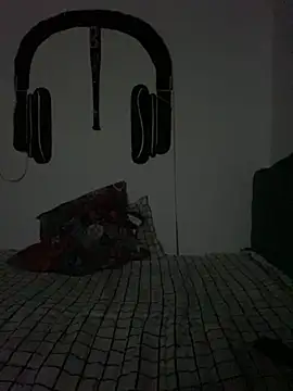 Snapshot of jmaxter chatting on April 27, 4:43 am jmaxter online show from April 27, 4:43 am
