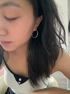 Snapshot of Shanshan_1267 chatting on May 29, 8:56 am Shanshan 1267 online show from May 29, 8:56 am