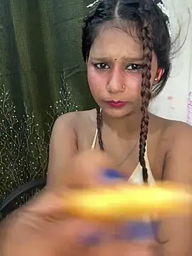 Snapshot of Cutiepie- chatting on May 18, 10:26 pm Cutiepie- online show from May 18, 10:26 pm
