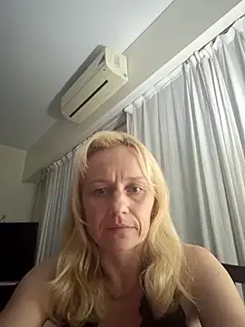 RinaSunX online show from April 21, 2:15 am