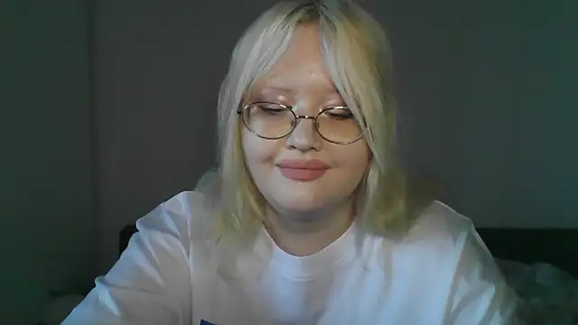 Snapshot of Elayne_Sweet chatting on April 30, 6:09 am Elayne Sweet online show from April 30, 6:09 am