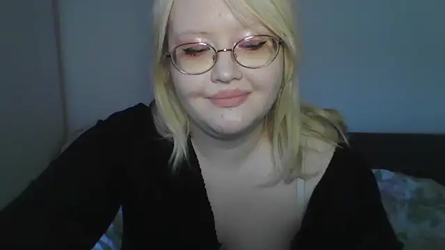 Snapshot of Elayne_Sweet chatting on May 8, 6:08 am Elayne Sweet online show from May 8, 6:08 am