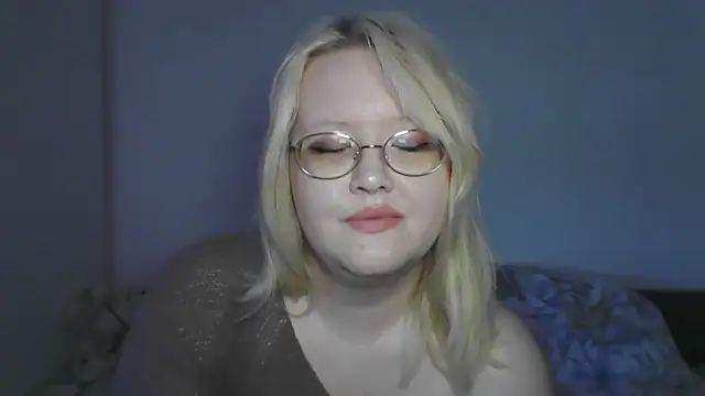 Snapshot of Elayne_Sweet chatting on May 10, 6:07 am Elayne Sweet online show from May 10, 6:07 am