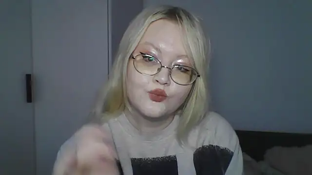Snapshot of Elayne_Sweet chatting on May 19, 6:09 am Elayne Sweet online show from May 19, 6:09 am