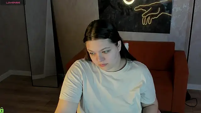 Snapshot of Evelyne_Loo chatting on April 27, 1:14 am Evelyne Loo online show from April 27, 1:14 am