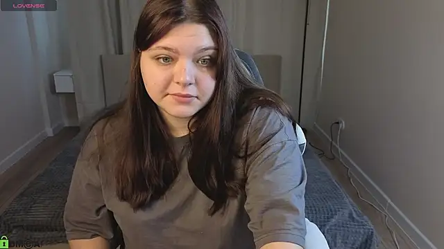 Snapshot of Evelyne_Loo chatting on May 4, 1:01 am Evelyne Loo online show from May 4, 1:01 am