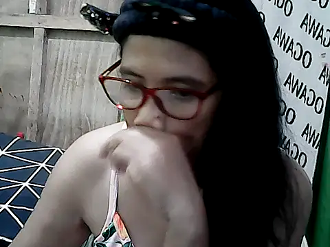 Snapshot of PinayZaira chatting on April 17, 5:54 am PinayZaira online show from April 17, 5:54 am