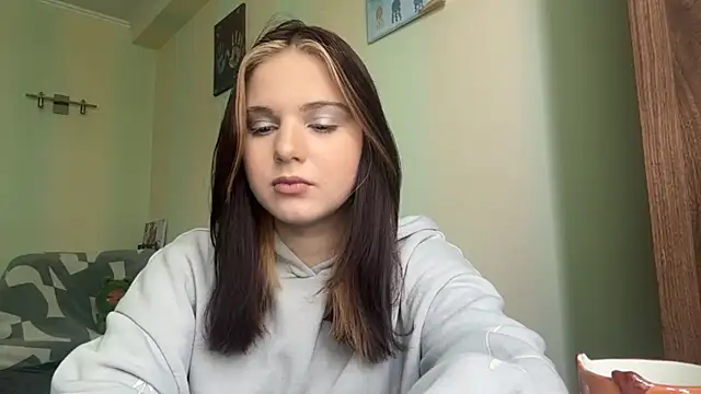 GiselleReidenbach online show from April 7, 11:54 am