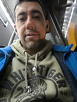 Snapshot of Charlond681 chatting on May 24, 12:26 am Charlond681 online show from May 24, 12:26 am