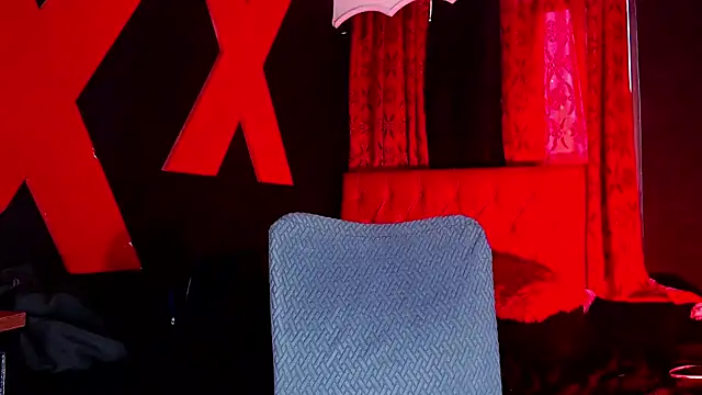 Snapshot of AlanFox1 chatting on May 29, 1:31 pm AlanFox1 online show from May 29, 1:31 pm