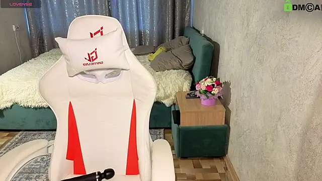 Snapshot of Tanita_Moon_007 chatting on June 25, 1:05 am Tanita Moon 007 online show from June 25, 1:05 am