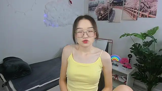 Snapshot of syuri_sun chatting on June 20, 3:26 pm syuri sun online show from June 20, 3:26 pm