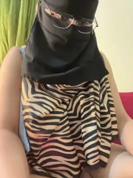 Snapshot of dilsheen_kaur_live chatting on April 4, 4:48 pm dilsheen kaur live online show from April 4, 4:48 pm