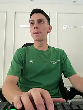 Snapshot of Liam_Fiire chatting on April 3, 2:48 pm Liam Fiire online show from April 3, 2:48 pm