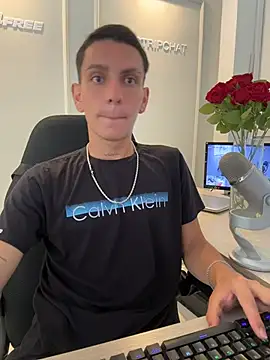 Snapshot of Liam_Fiire chatting on July 1, 1:13 pm Liam Fiire online show from July 1, 1:13 pm