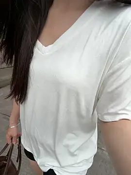 Snapshot of Xiaoyunduo1 chatting on May 18, 8:20 am Xiaoyunduo1 online show from May 18, 8:20 am