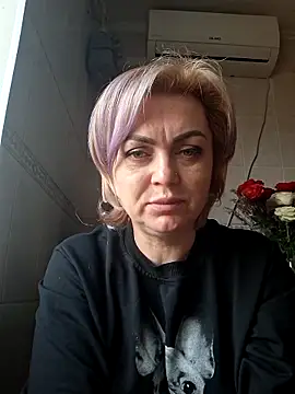 SylvieGold453 online show from April 17, 4:21 pm