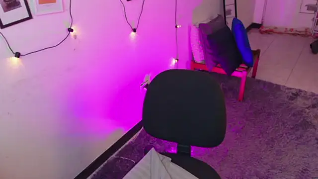 swag hoe online show from April 7, 9:15 pm