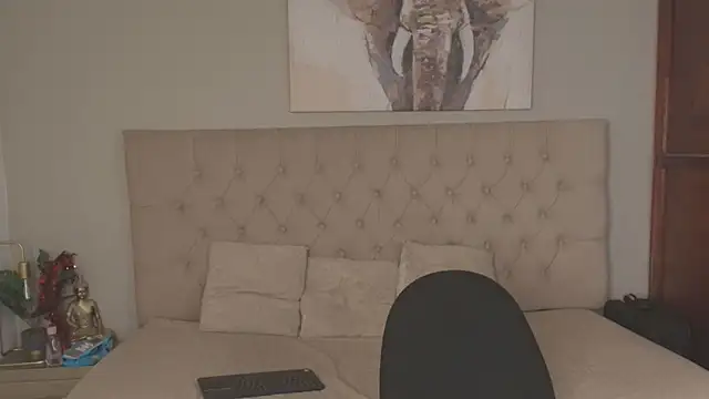 Snapshot of Maxi_and_Ares chatting on June 22, 7:11 pm Maxi and Ares online show from June 22, 7:11 pm