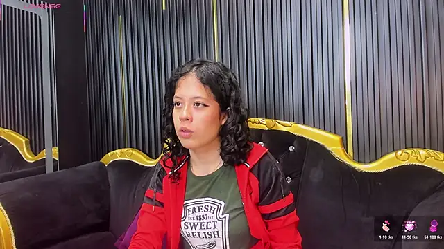 Snapshot of Kaira_luxury chatting on May 6, 3:02 am Kaira luxury online show from May 6, 3:02 am