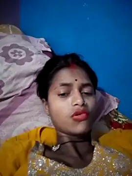 Snapshot of Payel_1 chatting on April 19, 8:02 am Payel 1 online show from April 19, 8:02 am