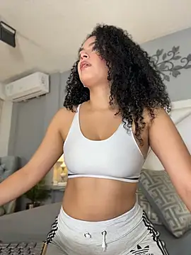 LuxyLux  online show from May 14, 6:26 pm