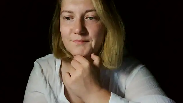 Snapshot of TinaKittyX chatting on May 30, 9:56 pm TinaKittyX online show from May 30, 9:56 pm