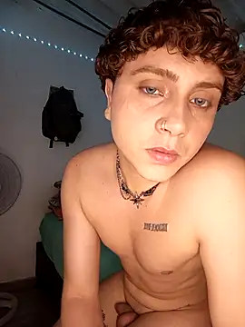 Snapshot of milerg24 chatting on April 8, 8:09 pm milerg24 online show from April 8, 8:09 pm