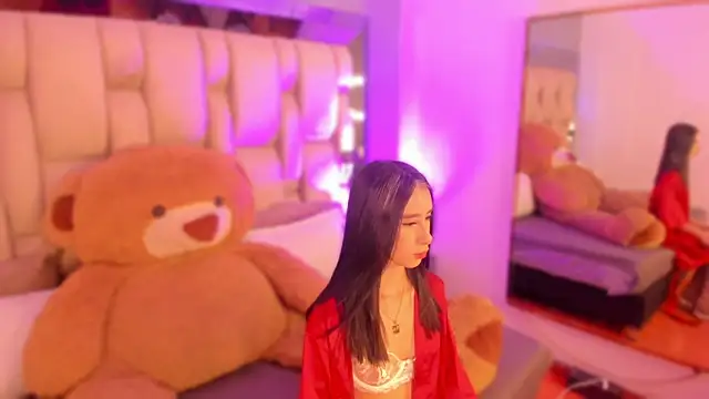 Snapshot of RaquelleValmont chatting on April 29, 7:53 pm RaquelleValmont online show from April 29, 7:53 pm