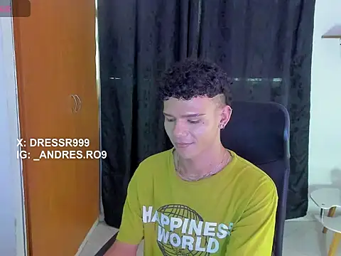 Snapshot of sebascuterouss chatting on April 18, 7:07 pm sebascuterouss online show from April 18, 7:07 pm