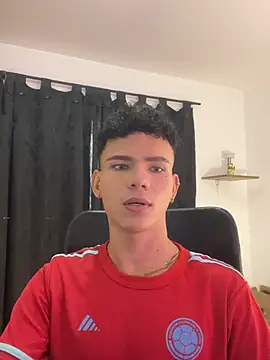 Snapshot of sebascuterouss chatting on May 11, 1:50 pm sebascuterouss online show from May 11, 1:50 pm