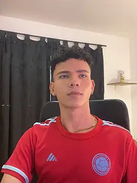 Snapshot of sebascuterouss chatting on May 11, 2:45 pm sebascuterouss online show from May 11, 2:45 pm