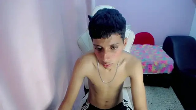 Snapshot of Yei_lee_ chatting on April 5, 7:55 pm Yei lee online show from April 5, 7:55 pm