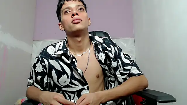 Snapshot of Yei_lee_ chatting on May 6, 2:19 am Yei lee online show from May 6, 2:19 am