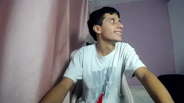 Snapshot of Yei_lee_ chatting on May 18, 4:07 am Yei lee online show from May 18, 4:07 am