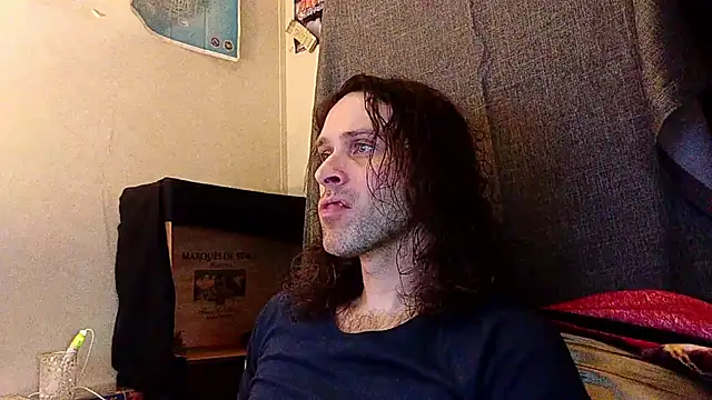 Snapshot of barebearstudio chatting on April 8, 3:50 am barebearstudio online show from April 8, 3:50 am