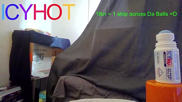 Snapshot of barebearstudio chatting on April 22, 5:25 pm barebearstudio online show from April 22, 5:25 pm